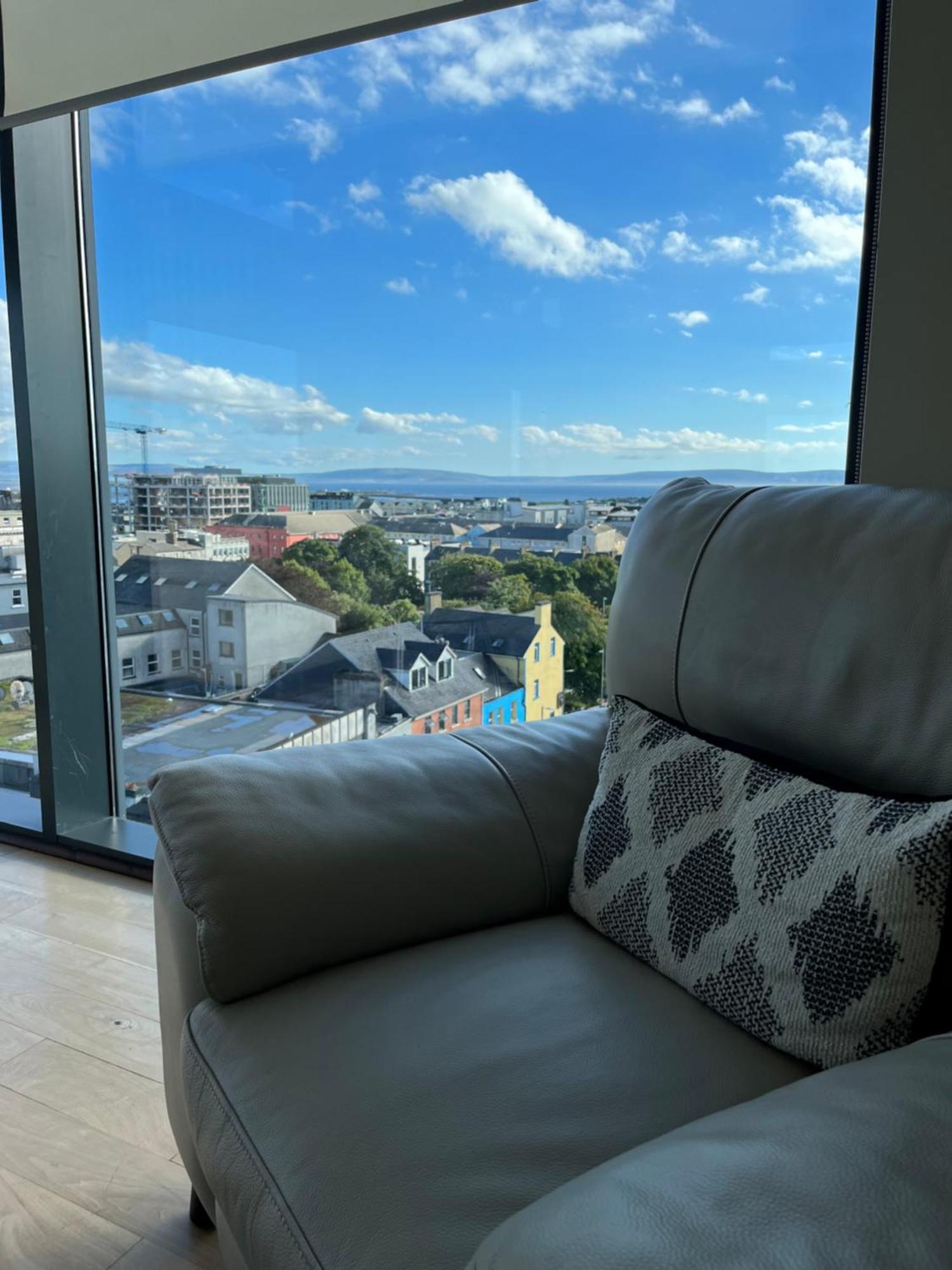 The Western Citypoint Apartments Galway Exteriör bild
