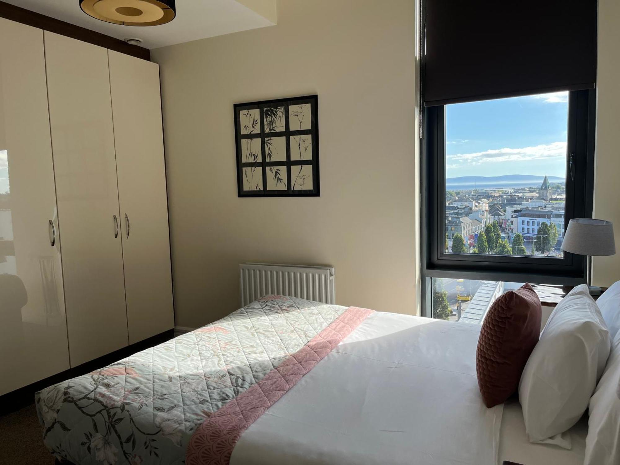 The Western Citypoint Apartments Galway Exteriör bild