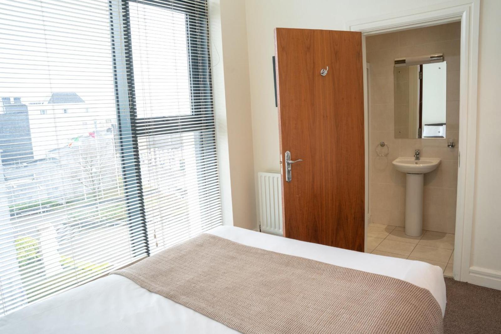 The Western Citypoint Apartments Galway Exteriör bild