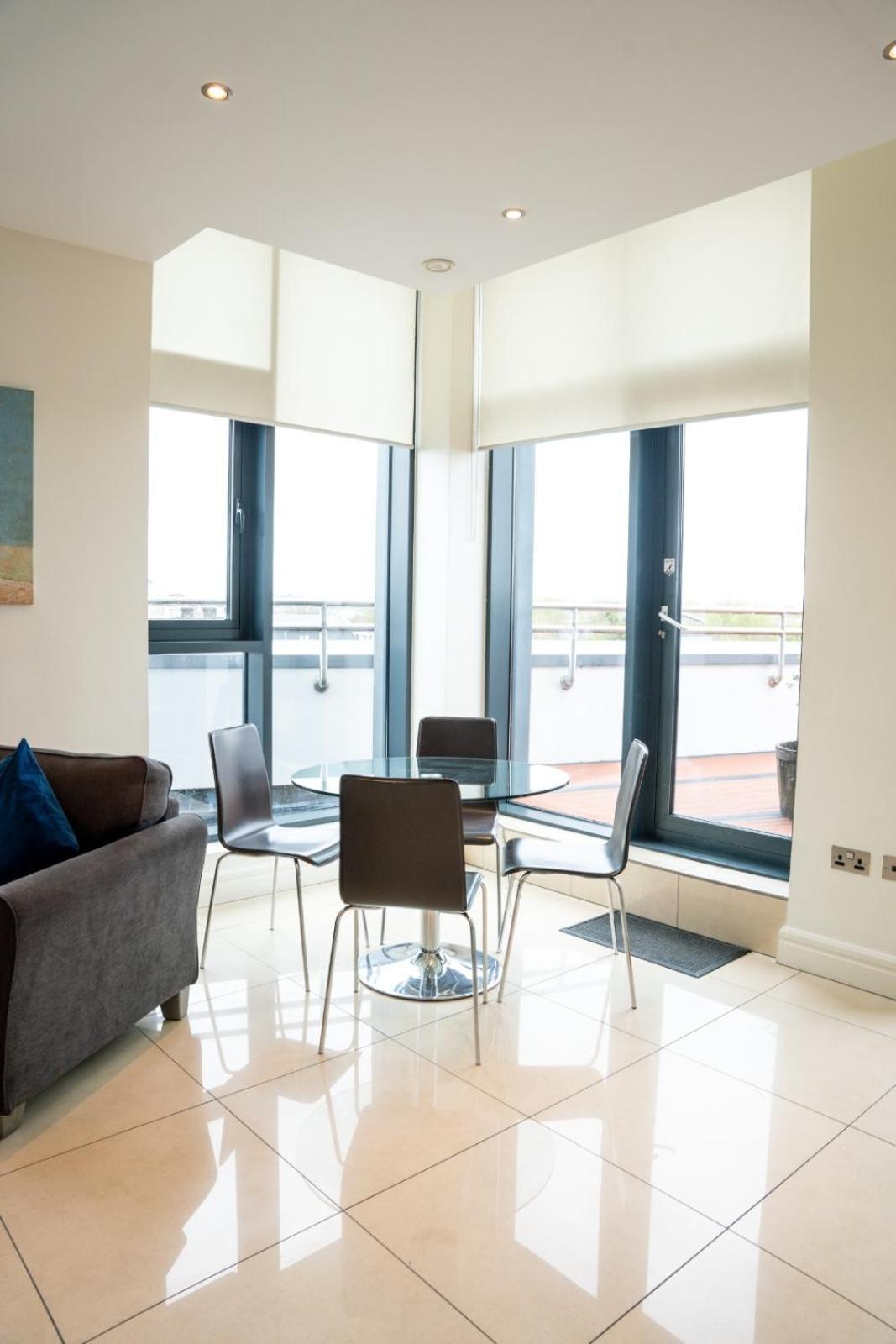 The Western Citypoint Apartments Galway Exteriör bild