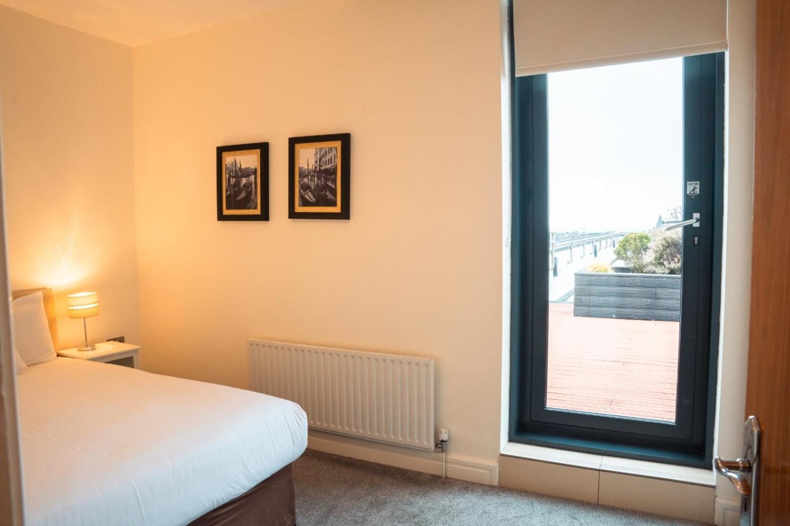 The Western Citypoint Apartments Galway Exteriör bild