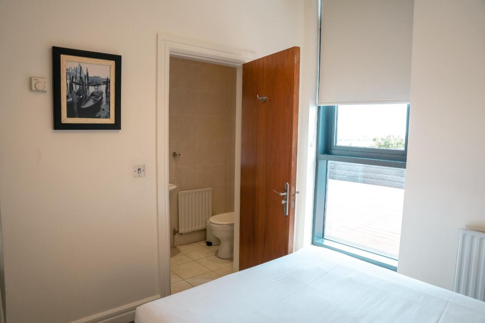 The Western Citypoint Apartments Galway Exteriör bild