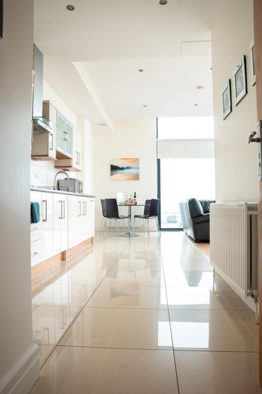 The Western Citypoint Apartments Galway Exteriör bild